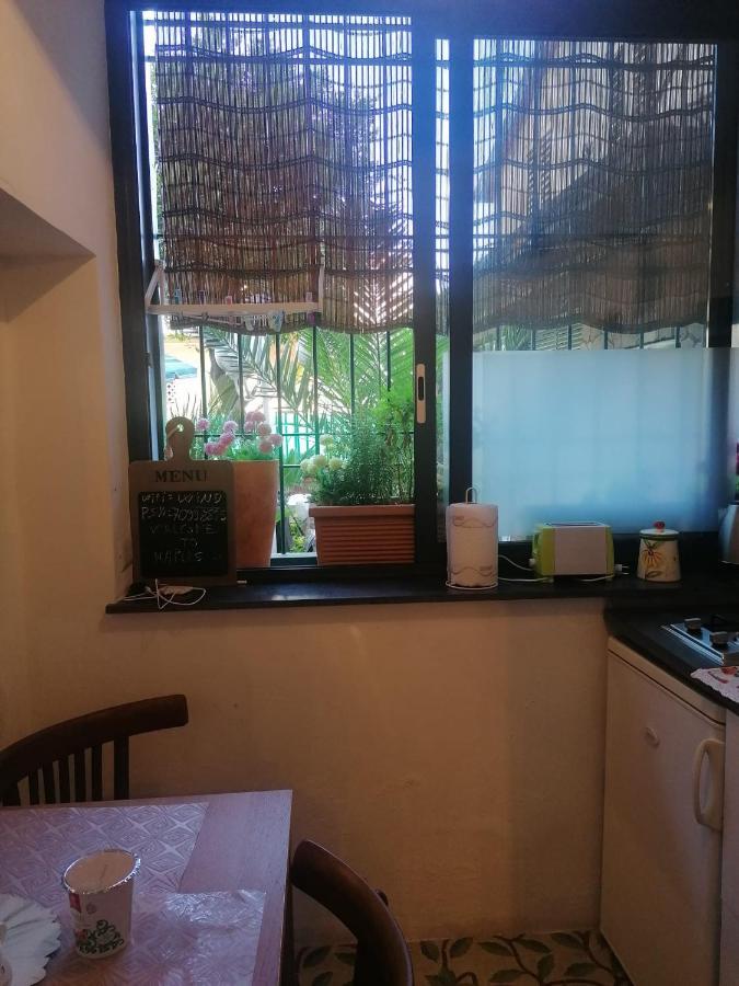 Dimora Via Col Vento Apartment เนเปิลส์ ภายนอก รูปภาพ