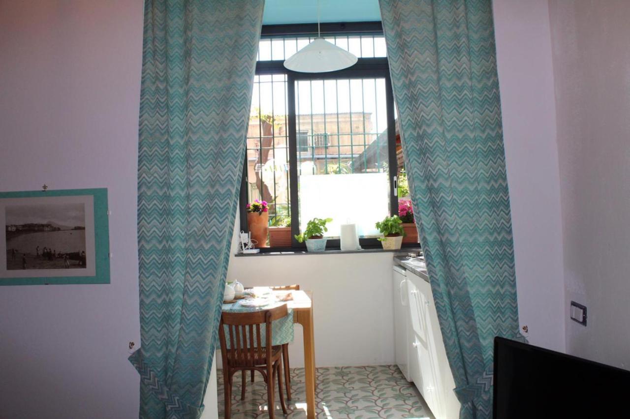 Dimora Via Col Vento Apartment เนเปิลส์ ภายนอก รูปภาพ